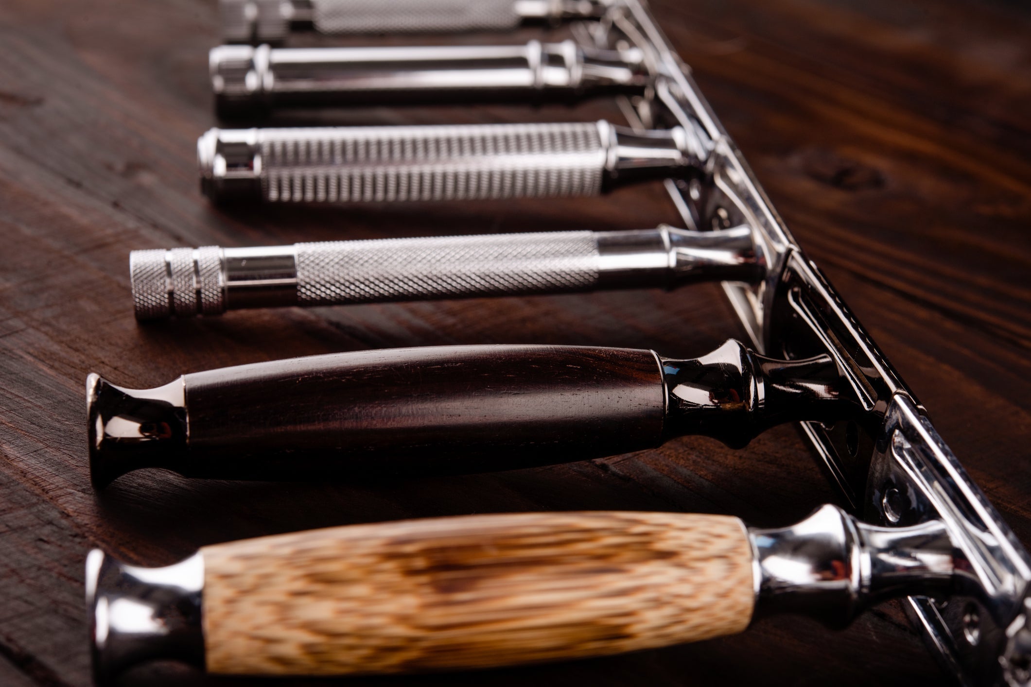 The Beginner's Guide to Shaving With A Double Edge Safety Razor – I Wet ...