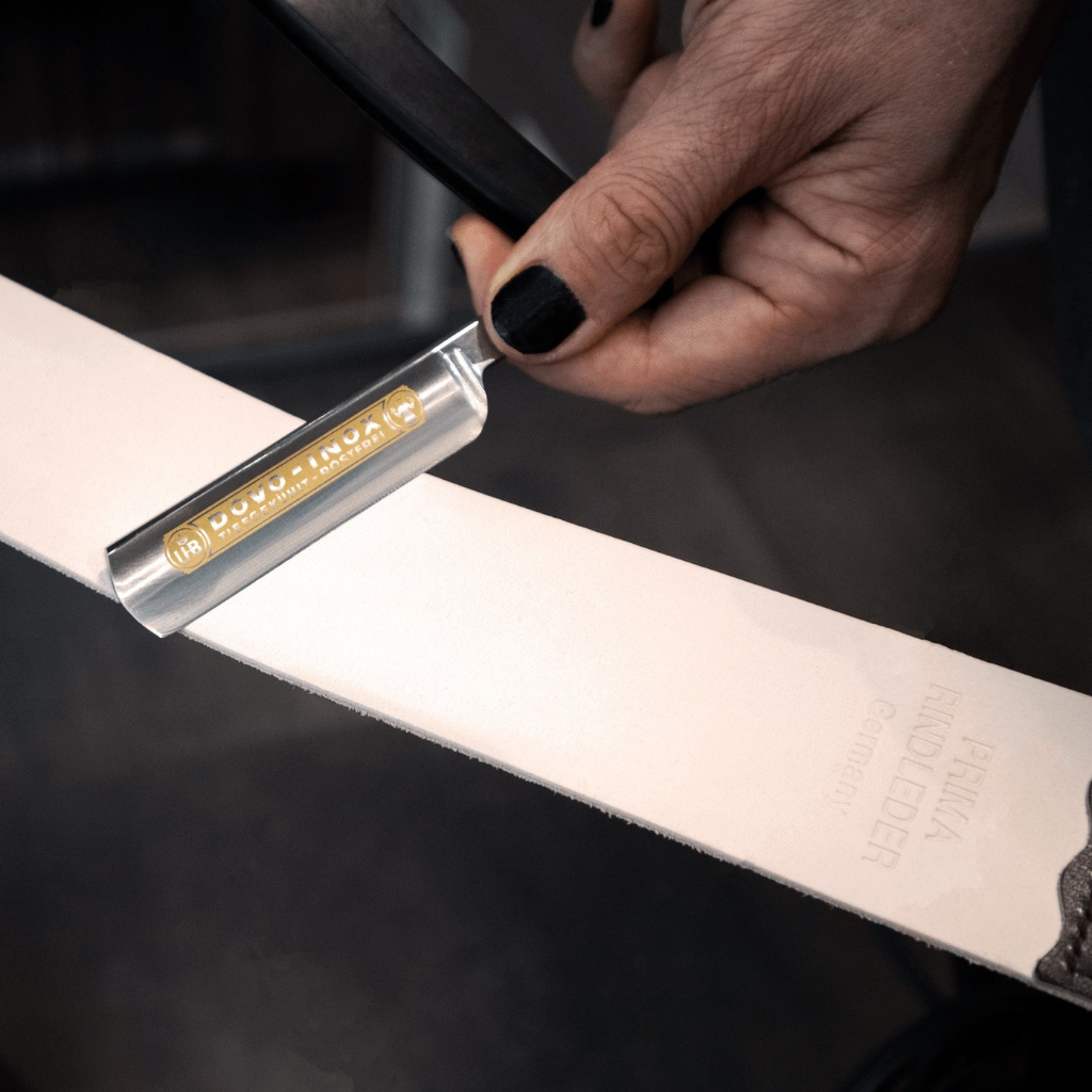 Dovo Leather Hanging Strop Russian Cowhide