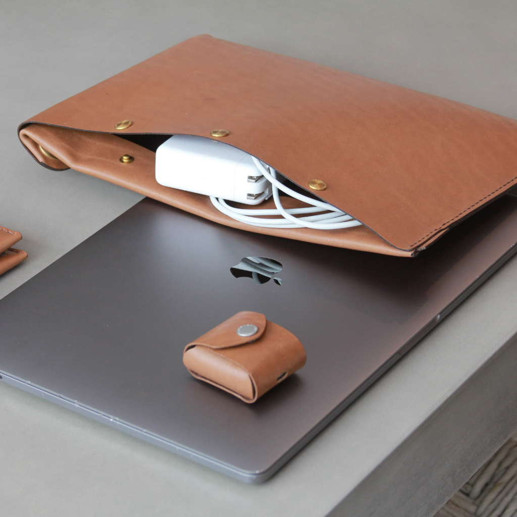 Ezra Arthur Flat Folio Dopp Kit Whiskey