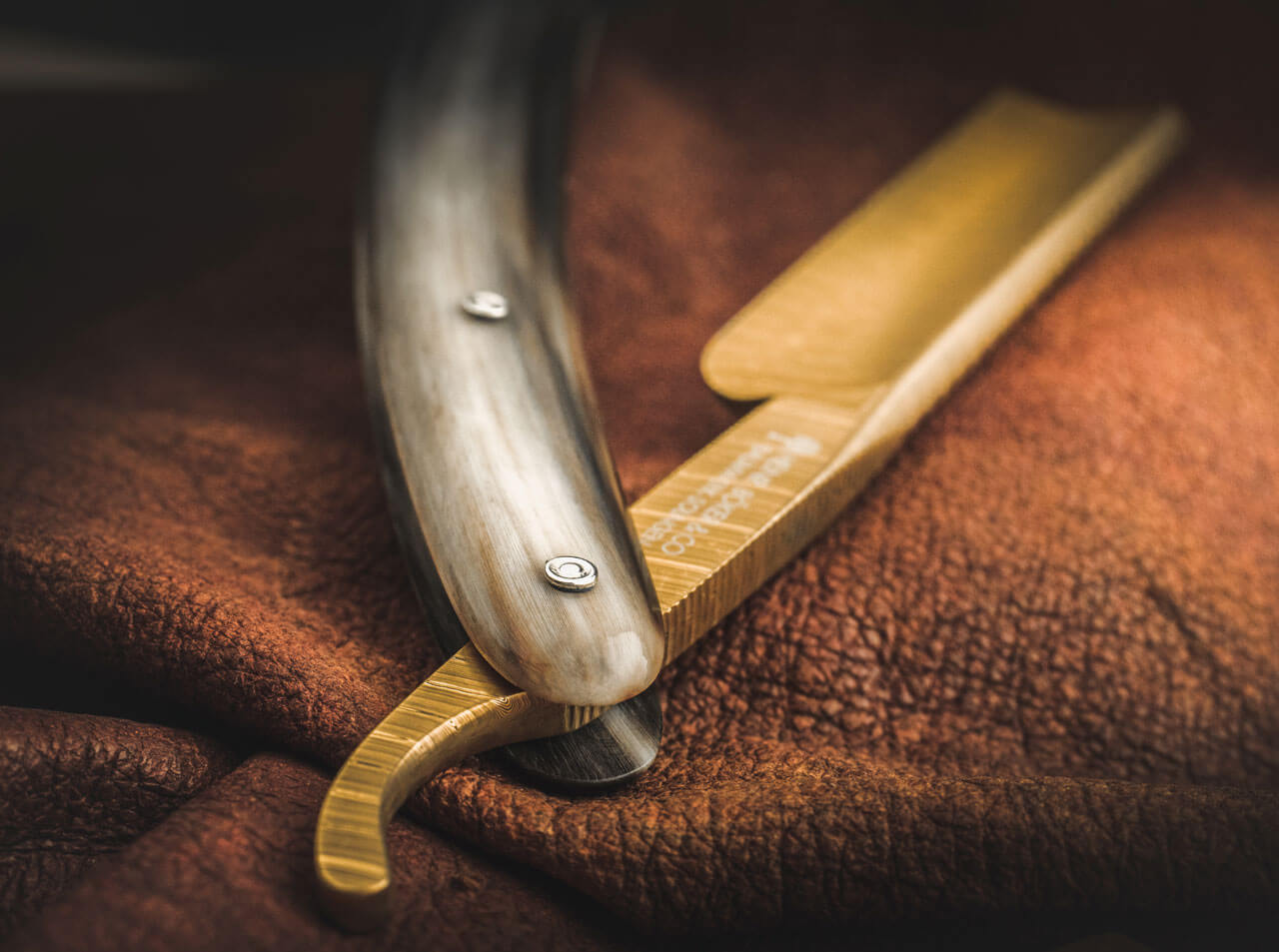 Boker Damascus Gold Horn Straight Razor 5/8&quot;.