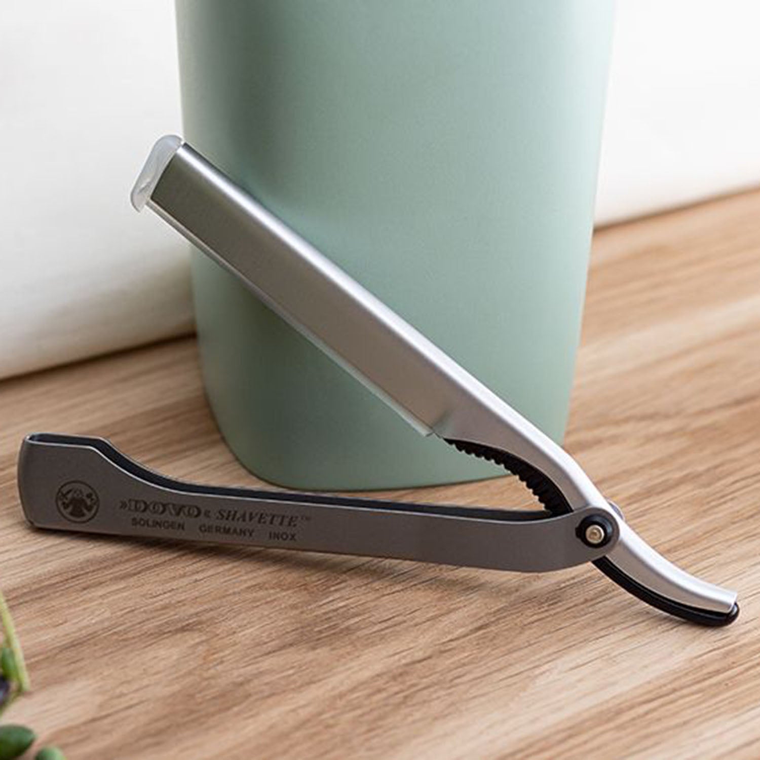 Dovo Shavette With Aluminum Handle.