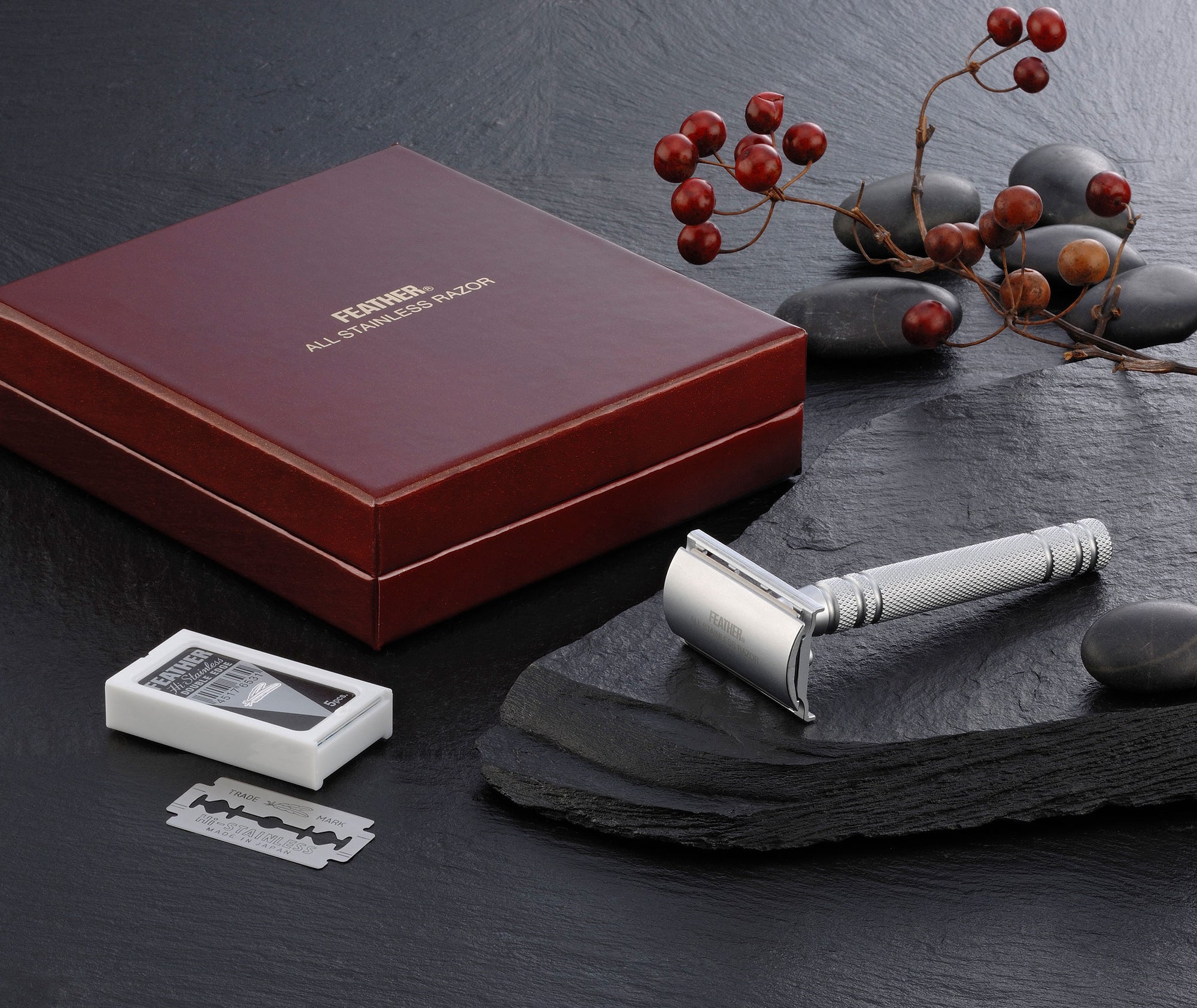 The Feather as-d2 de safety razor crimson gift box