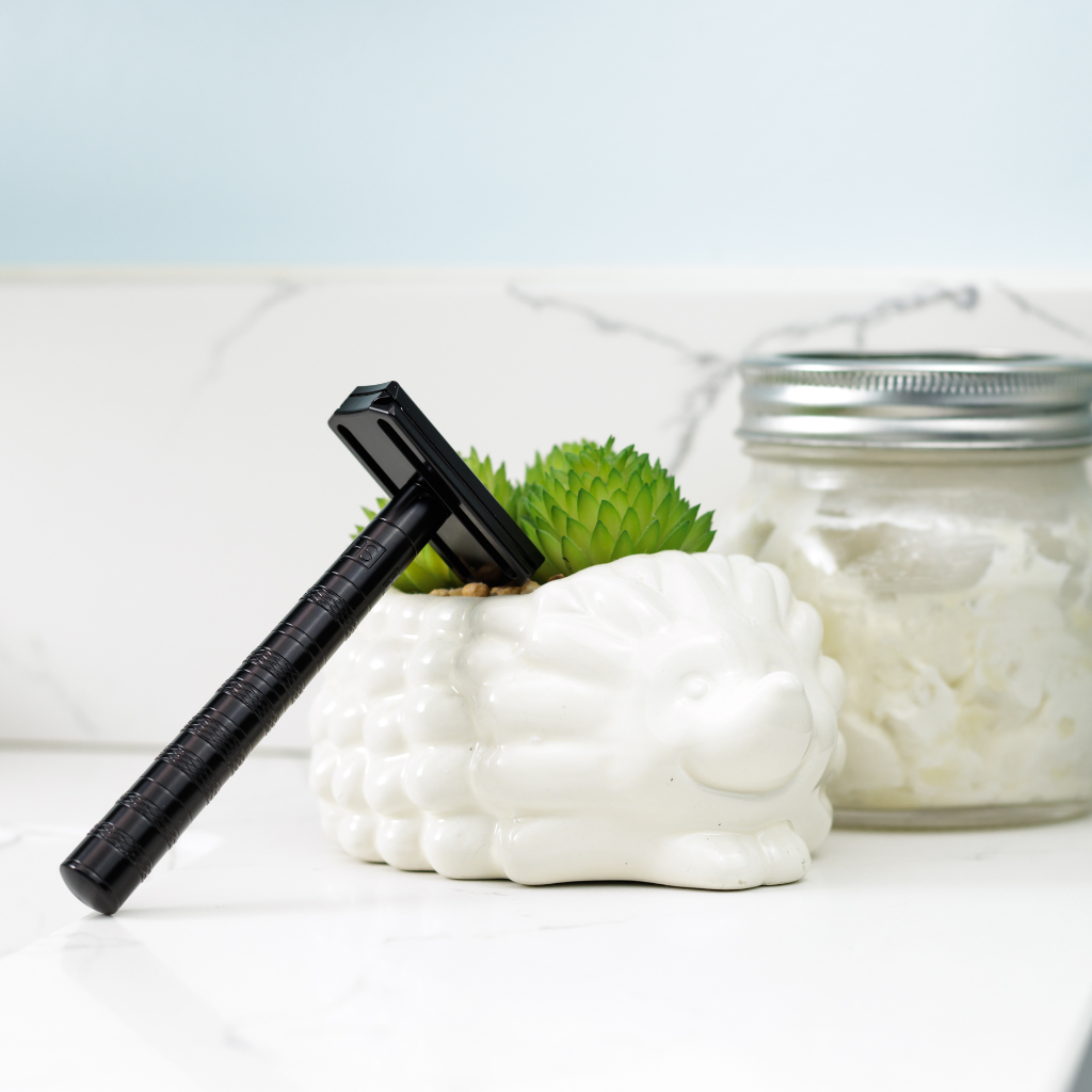 Henson Aluminum AL13 Jet Black Mild Safety Razor.