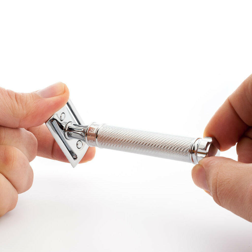 Muhle Traditional Chrome Twist Safety Razor Closed Comb