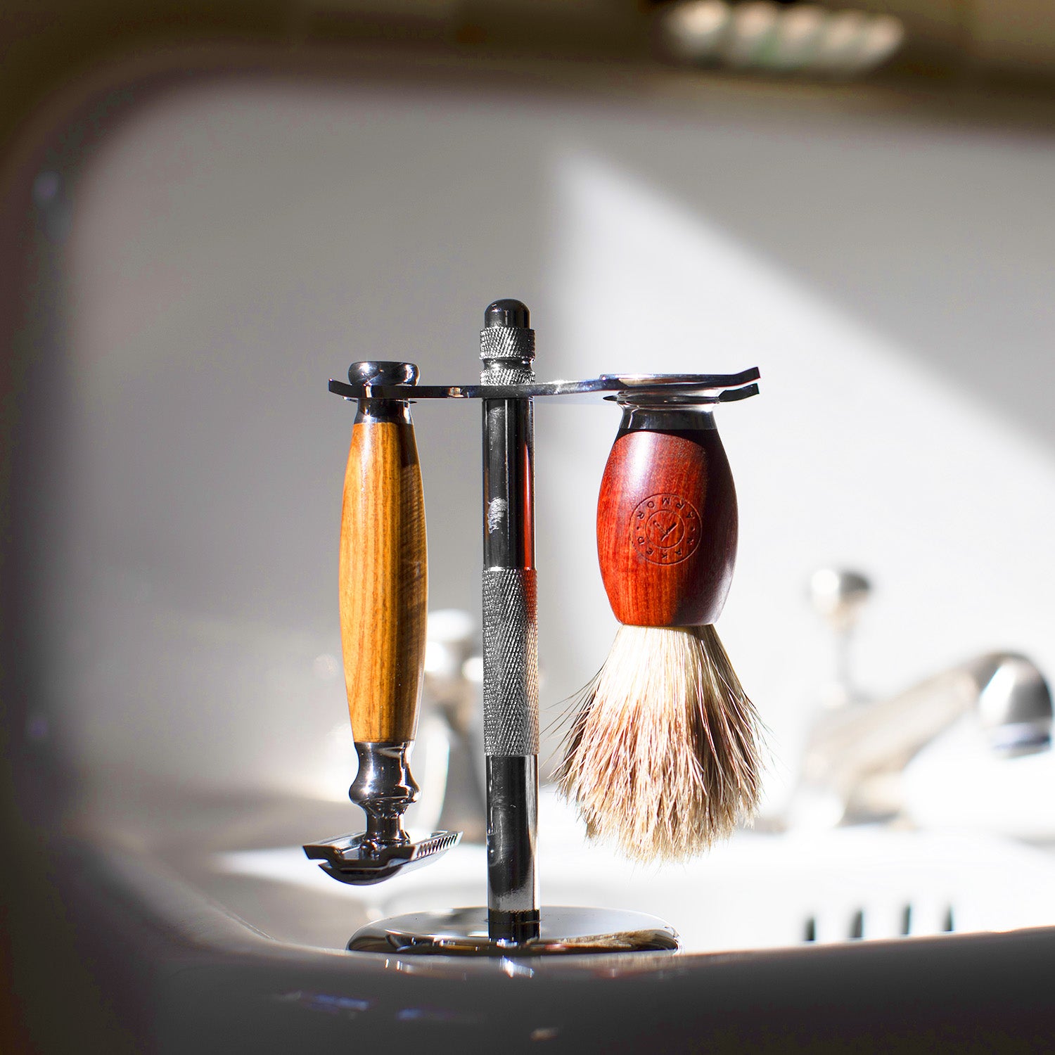 Naked Armor Safety Razor Stand Kit 3 Pieces.