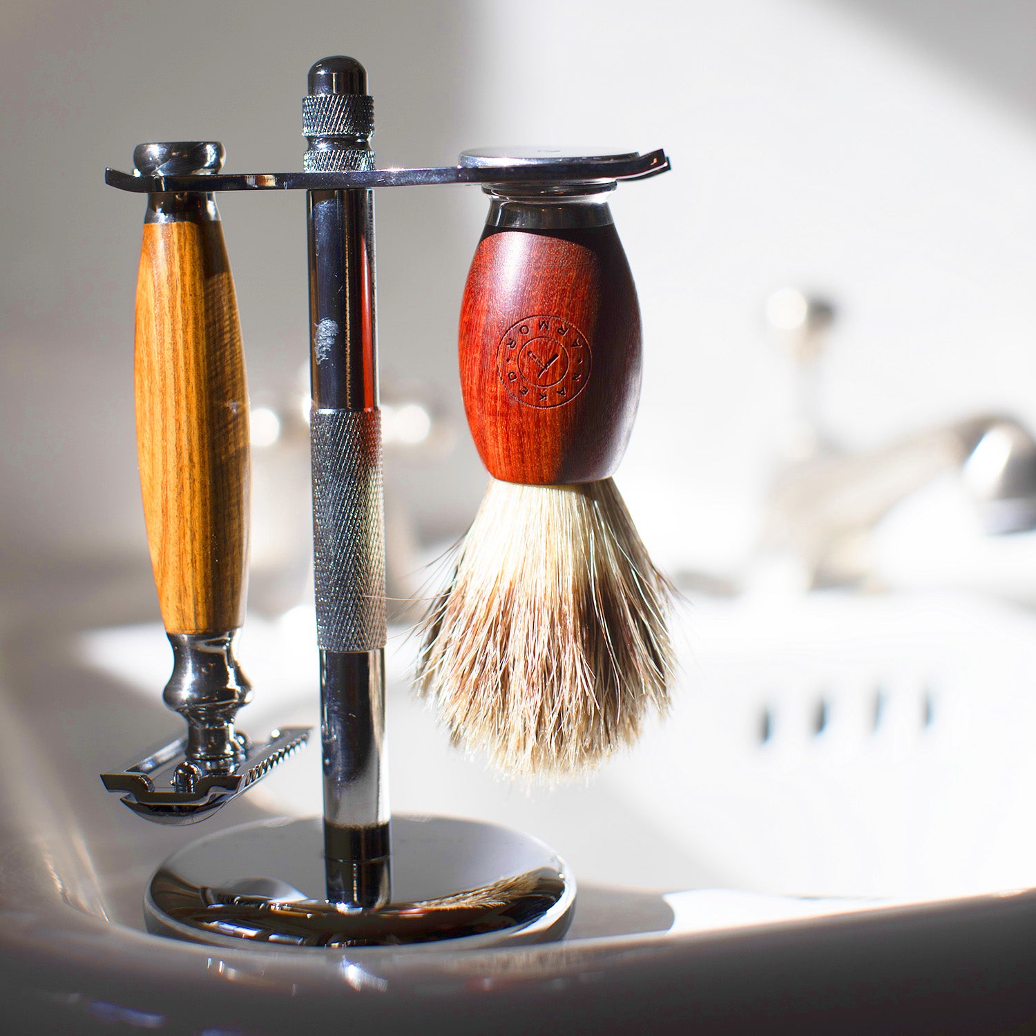 Naked Armor Safety Razor Stand Kit 3 Pieces.