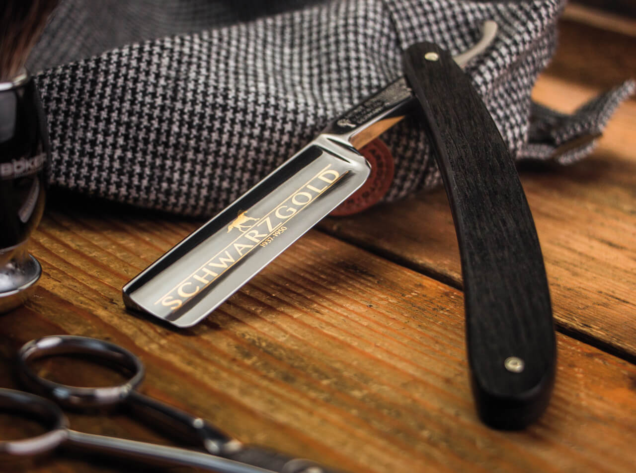 Boker Schwarzgold Bog Oak Wood Square Point 6/8&quot; Gilded Carbon Steel Straight Razor