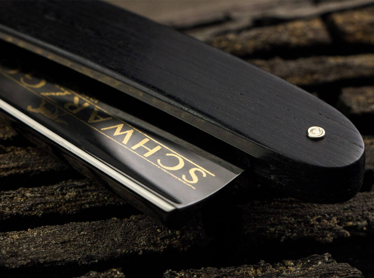 Boker Schwarzgold Bog Oak Wood Square Point 6/8&quot; Gilded Carbon Steel Straight Razor